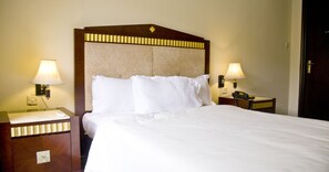Executive Room | Minibar, in-room safe, individually decorated, individually furnished - Mirage Royale Hotel (Accra)