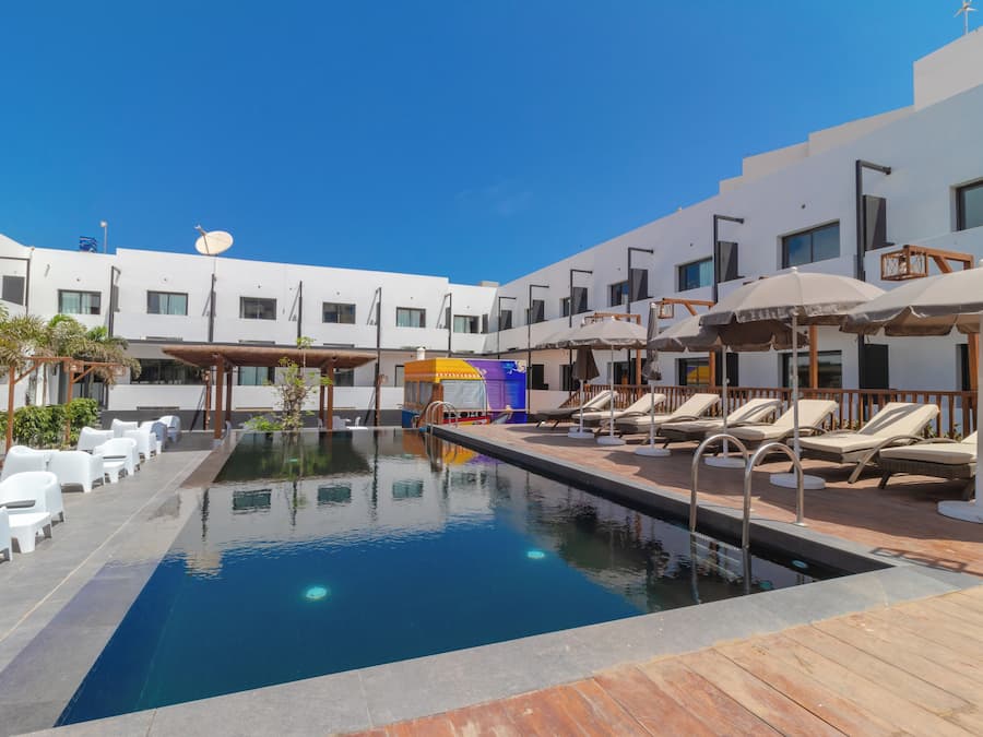 Outdoor pool, pool loungers