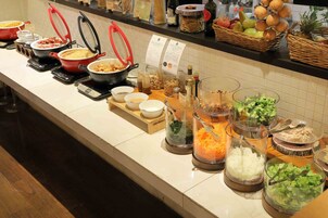 朝食 (ビュッフェ)、毎日提供 (1 名様 2300 JPY)