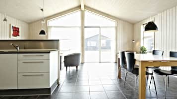 Classic Plus 4 | Sala de estar | Televisión de pantalla plana de 32 pulgadas con canales vía satélite