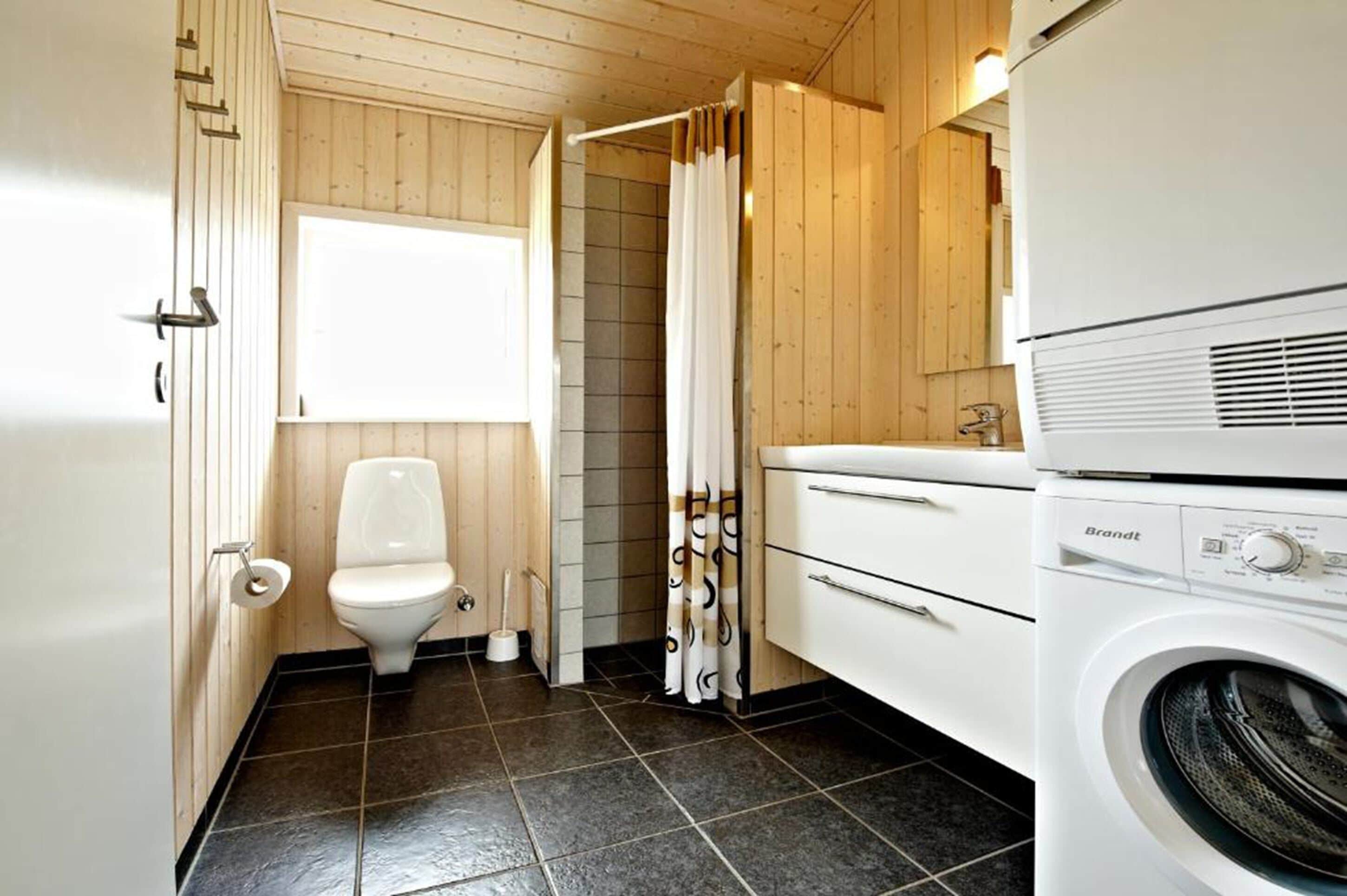 classic plus 8 | bathroom