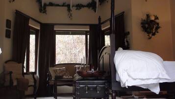 Tweepersoonskamer (Cinnamon) | Luxe beddengoed, donsdekens, Select Comfort-bedden, een minibar