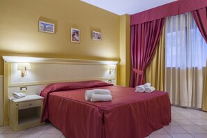 Minibar, in-room safe, desk, blackout curtains - Hotel San Michele (Milazzo)