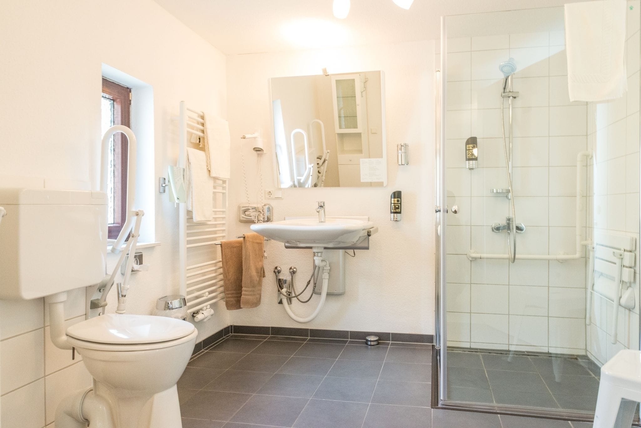 double room | individually furnished, desk, laptop workspace, bed sheets