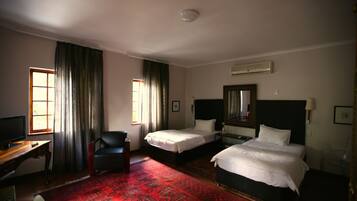 Superior-Zweibettzimmer | Bettwäsche aus ägyptischer Baumwolle, hochwertige Bettwaren, Zimmersafe