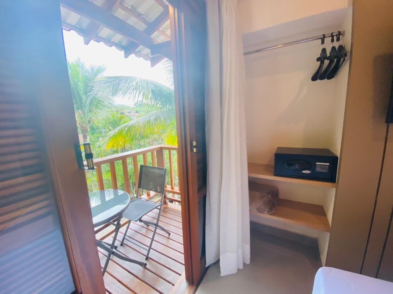 premium room | 1 bedroom, minibar, in-room safe, iron/ironing board