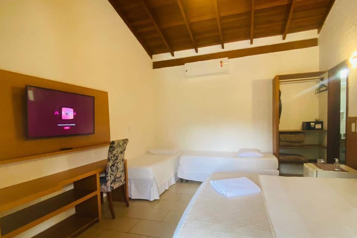 Minibar, cassaforte in camera, ferro/asse da stiro, Wi-Fi gratuito