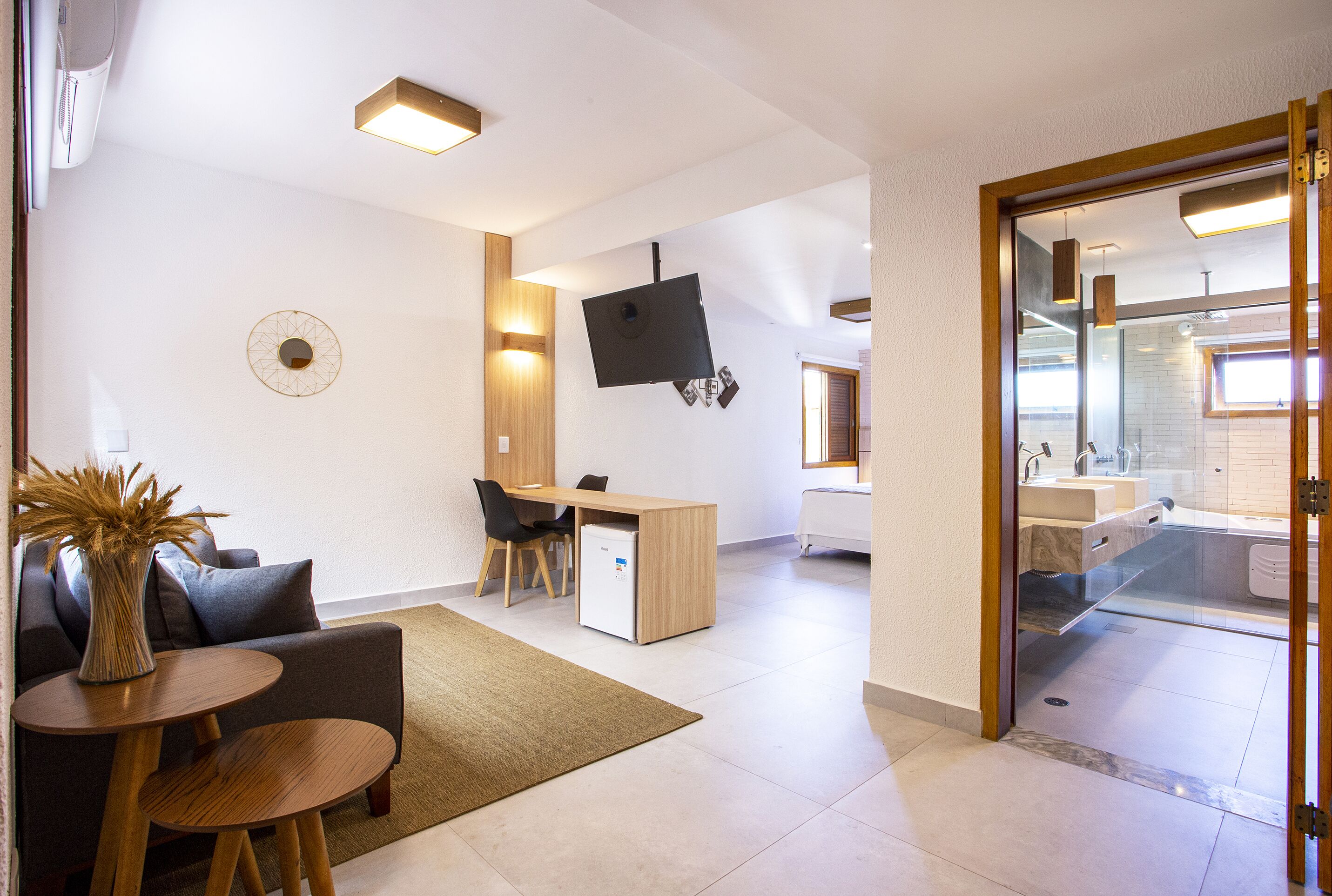 premium studio suite | living area