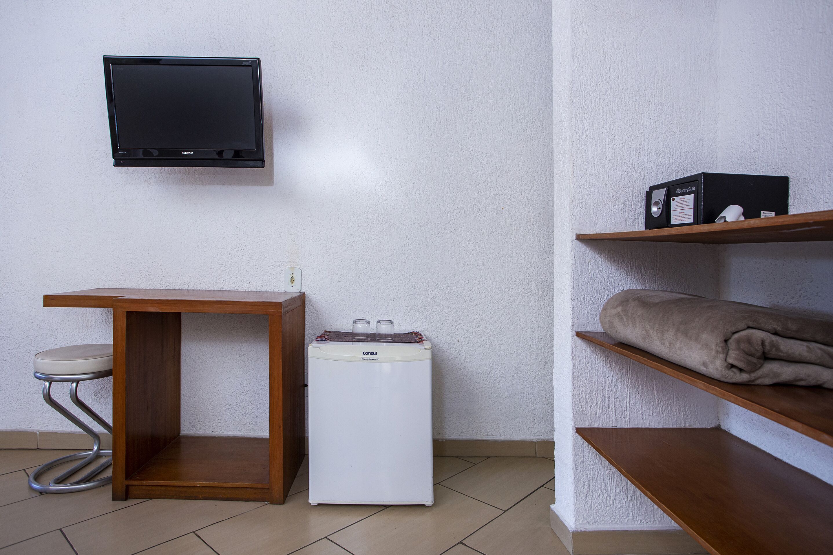 casal superior | 1 bedroom, minibar, in-room safe, iron/ironing board