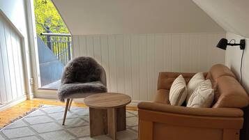 Junior-Suite | Minibar, kostenloses WLAN, Bettwäsche