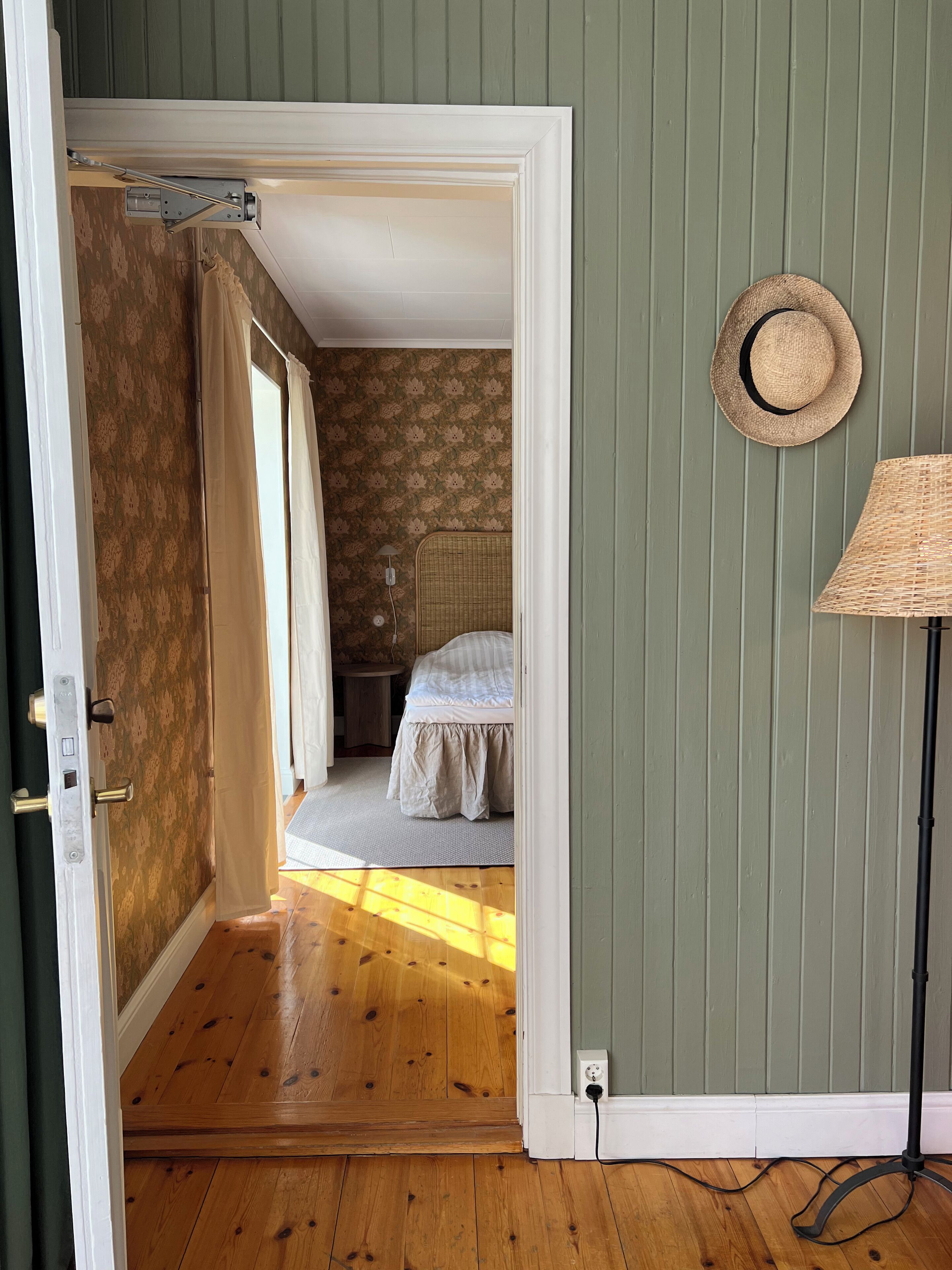 1 bedroom, cots/infant beds, rollaway beds, free wifi