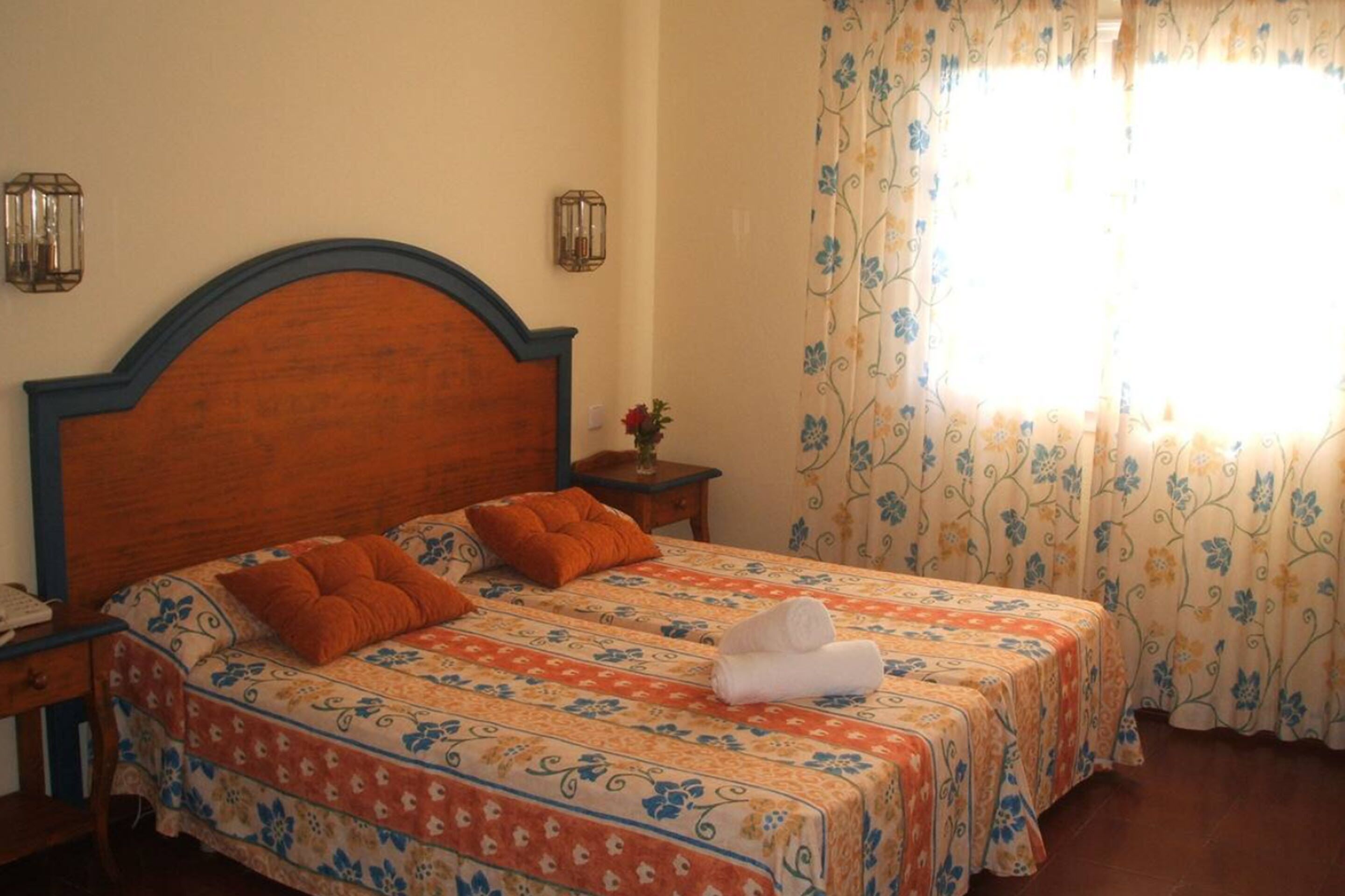 single room | bathroom | combined shower/bathtub, hair dryer, towels, soap