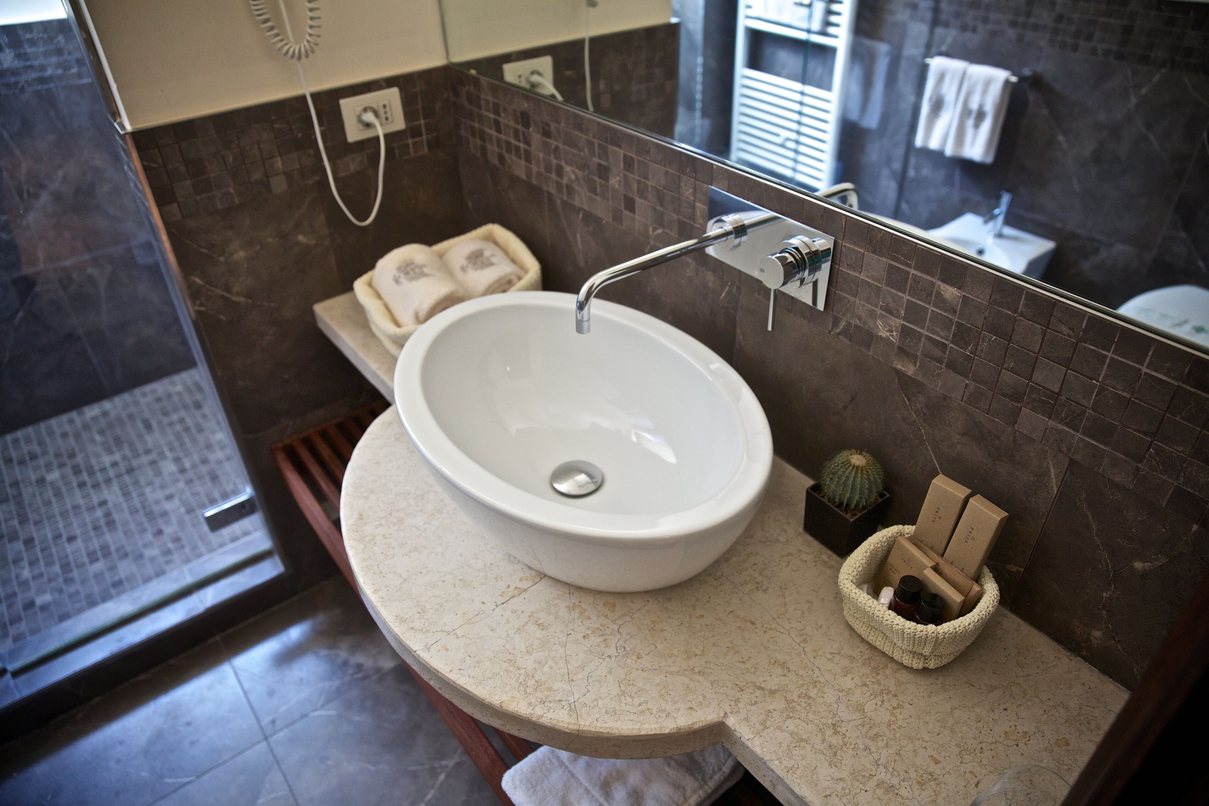 superior double room | bathroom | free toiletries, hair dryer, slippers, bidet