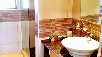 Double Room | Bathroom | Shower, hair dryer, towels