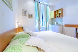 Studio, 1 lit double, vue ville | Literie de qualité supérieure, bureau, chambres insonorisées