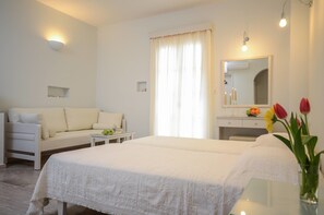Superior Double Room, Terrace | Soundproofing, free rollaway beds, free WiFi, bed sheets - Hotel Blue Sky (Naxos)