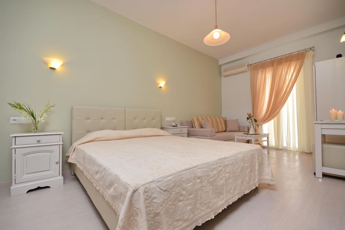 Soundproofing, free rollaway beds, free WiFi, bed sheets