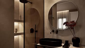 Penthouse Suite with Jacuzzi | Bathroom