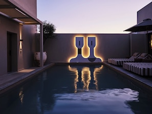 Outdoor pool, open 10 AM to 7 PM, sun loungers - NAUMA PAROS Design Boutique Hotel-Adults Only (Paros)
