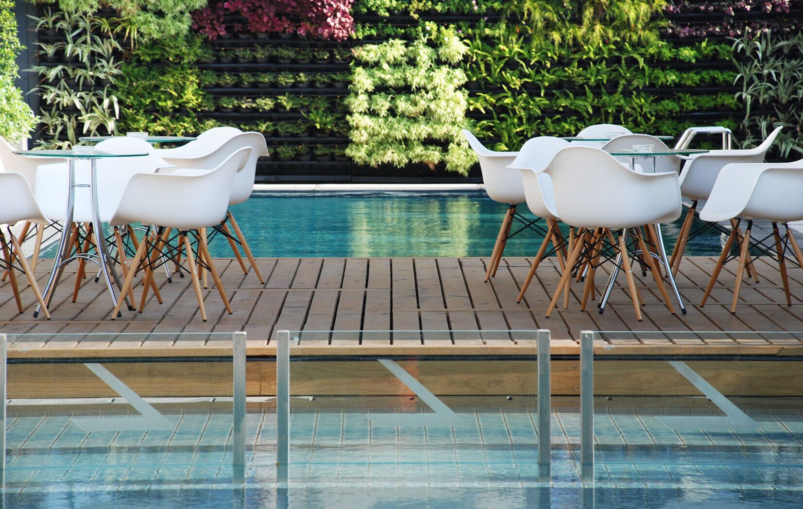 3 outdoor pools, pool loungers