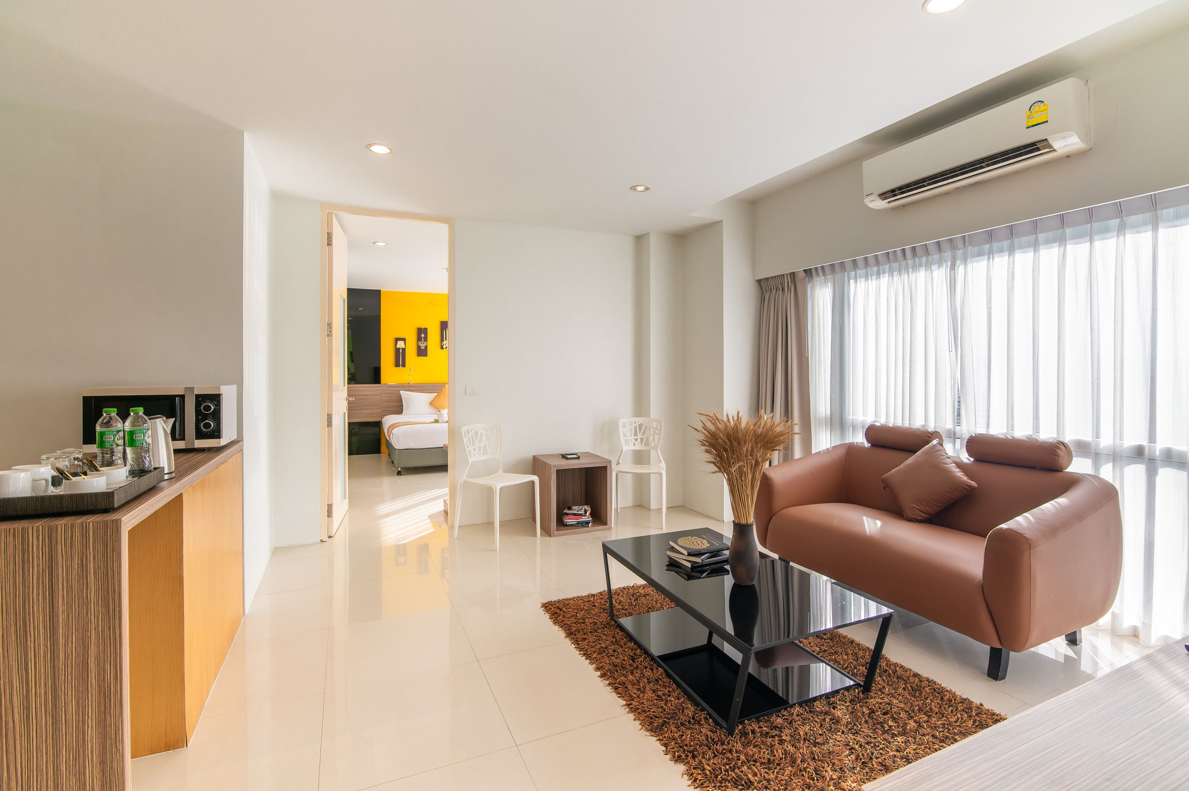 ทีวีจอแบน 43 นิ้ว พร้อมช่องเคเบิล