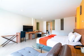 View Pent Double or Twin Room with Balcony | Premium bedding, minibar, in-room safe, individually decorated - The Lantern Resorts Patong (Patong)