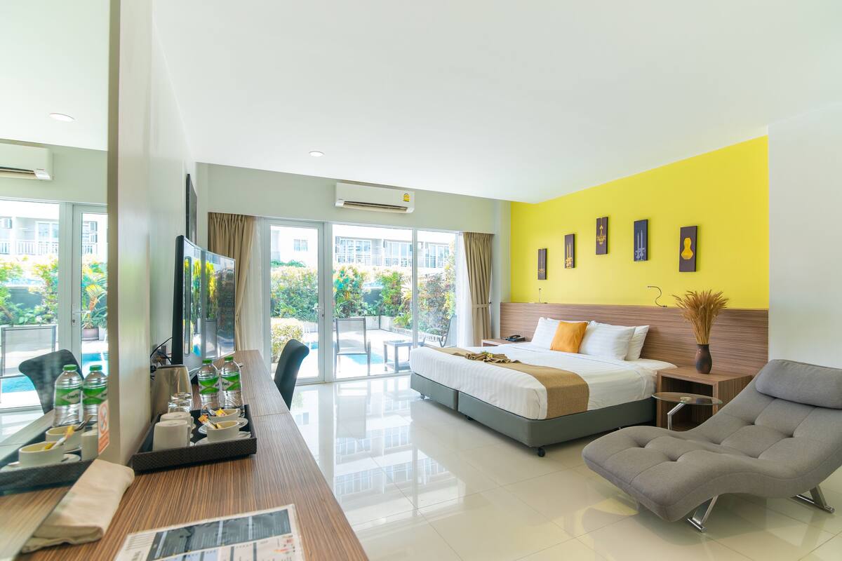 Double or Twin Room with Swimming Pool Access | 고급 침구, 미니바, 객실 내 금고, 책상