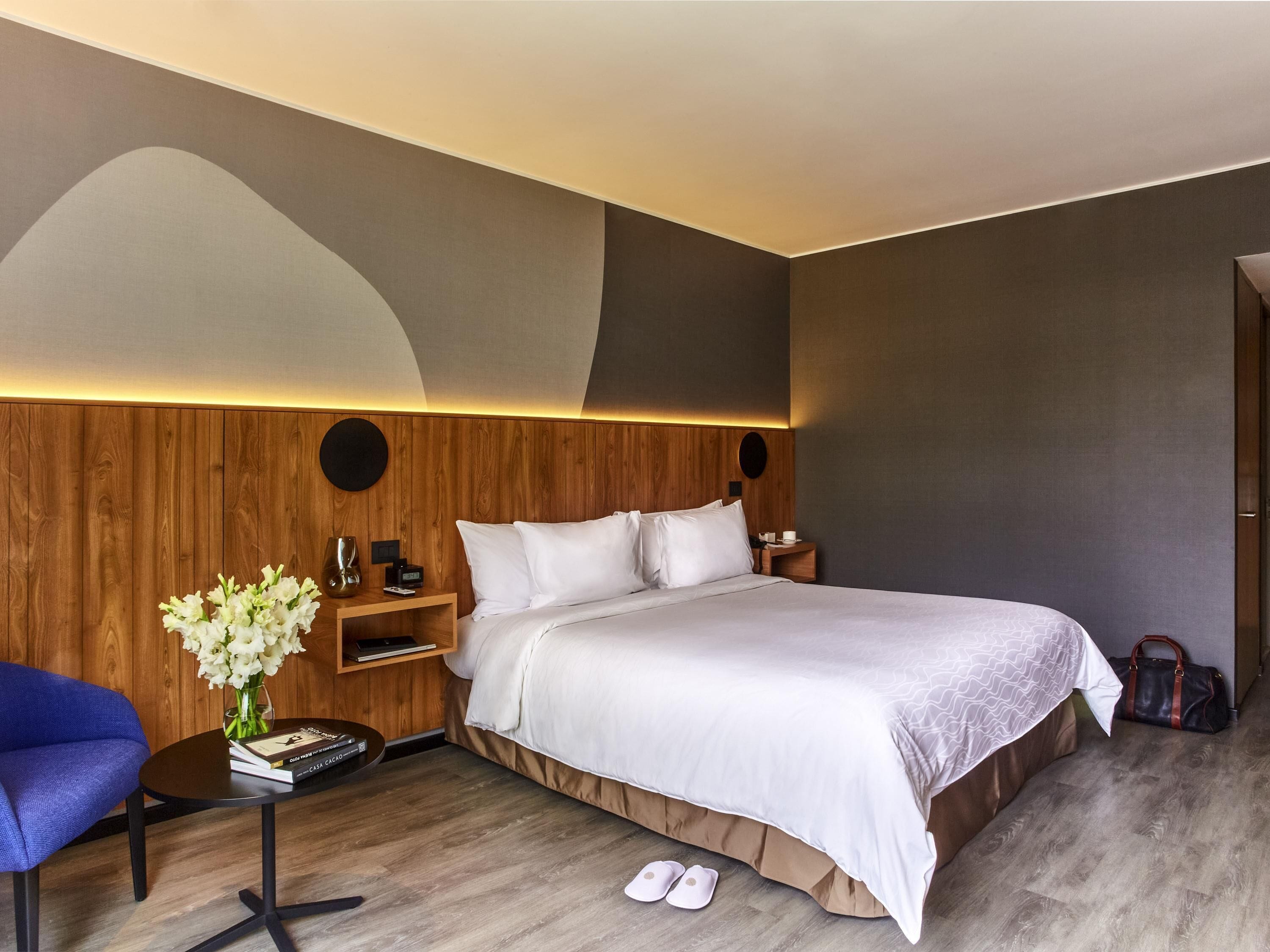 Superior Room, 1 King Bed | Minibar, in-room safe, desk, soundproofing