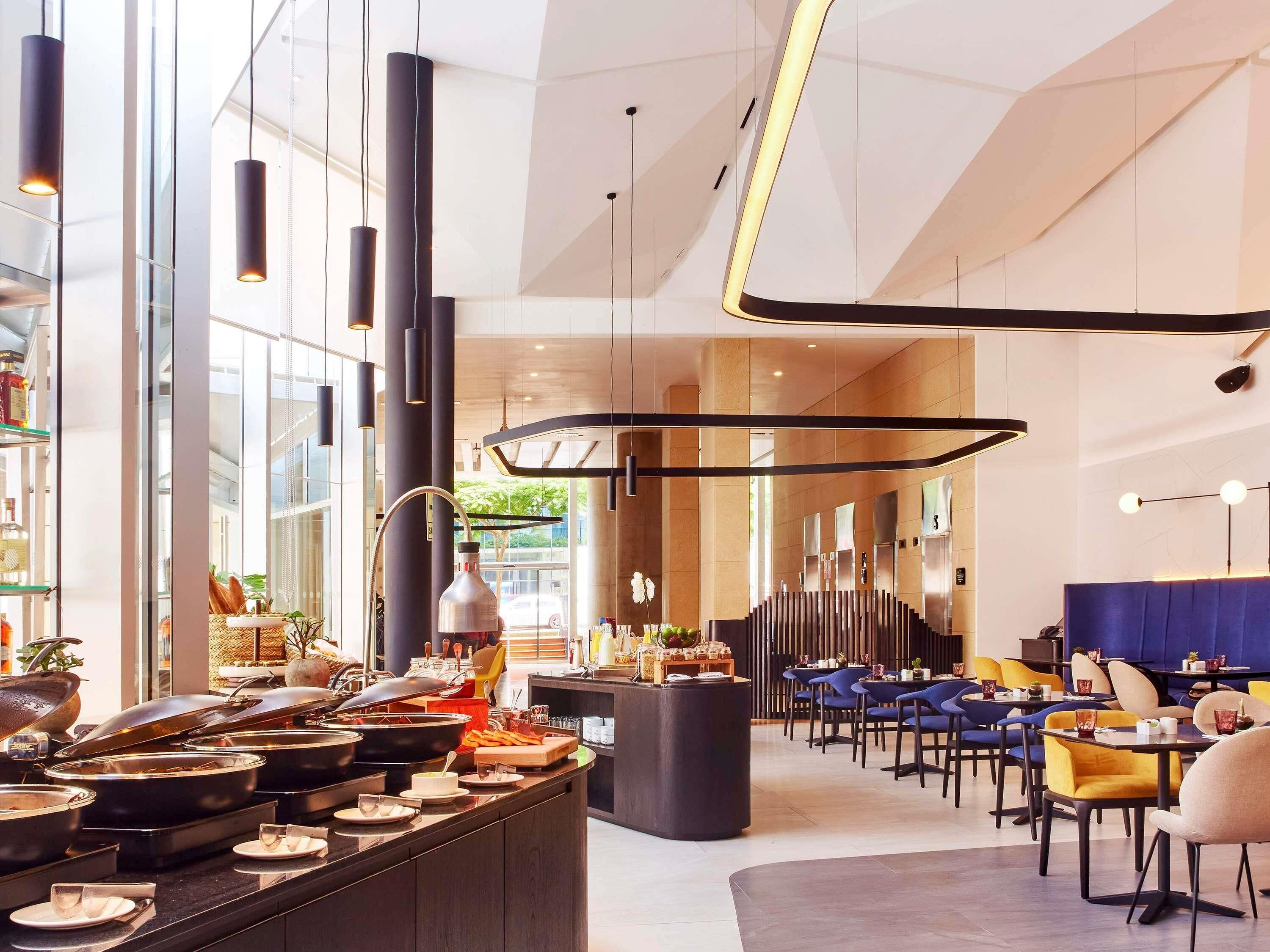 Breakfast, lunch, dinner served; Peruvian cuisine 