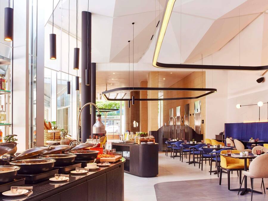 Se sirven desayunos, almuerzos y cenas; cocina peruana