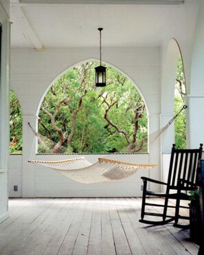 Property grounds - The Pelican Inn (Pawleys Island)