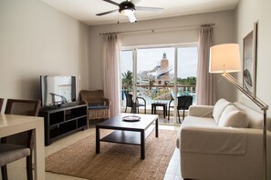 LCD TV - Miranda Bayahibe (San Rafael del Yuma)