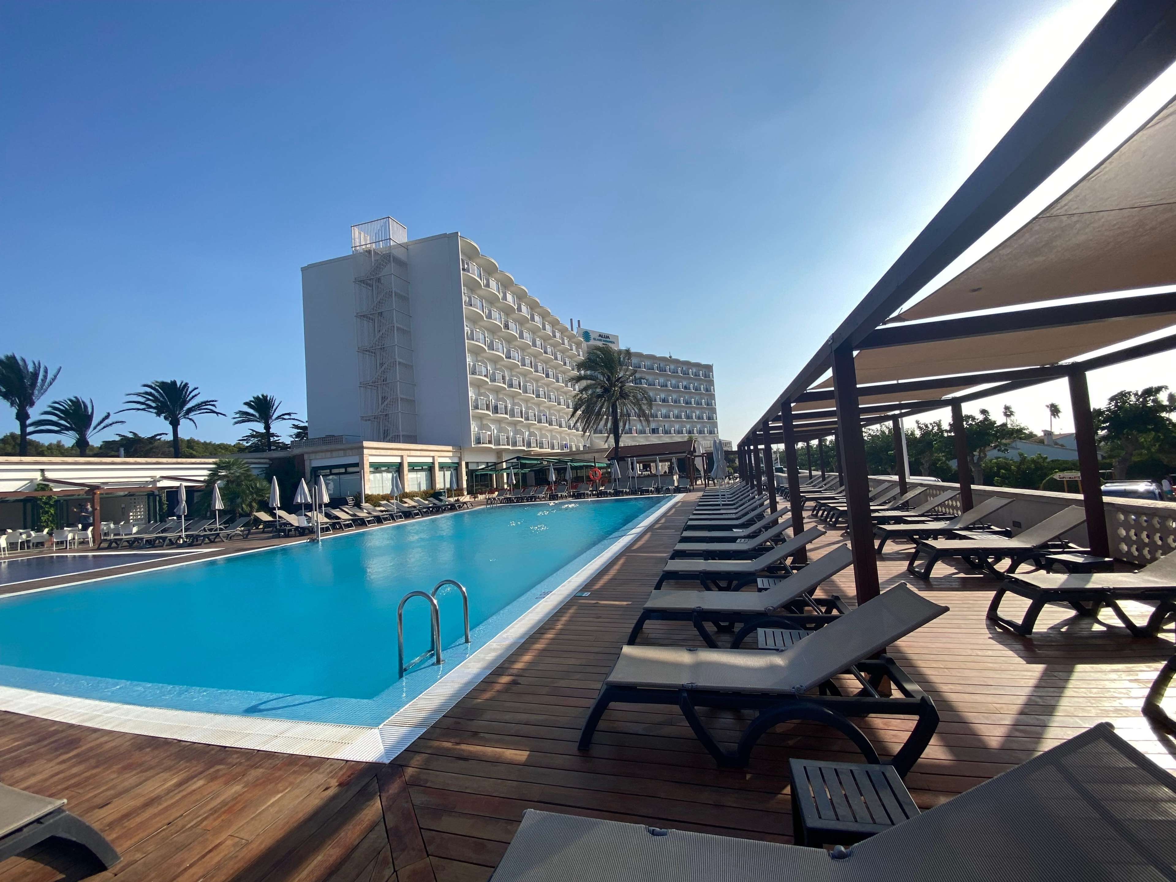 indoor pool, 2 outdoor pools, open 10:00 am to 6:00 pm, pool umbrellas