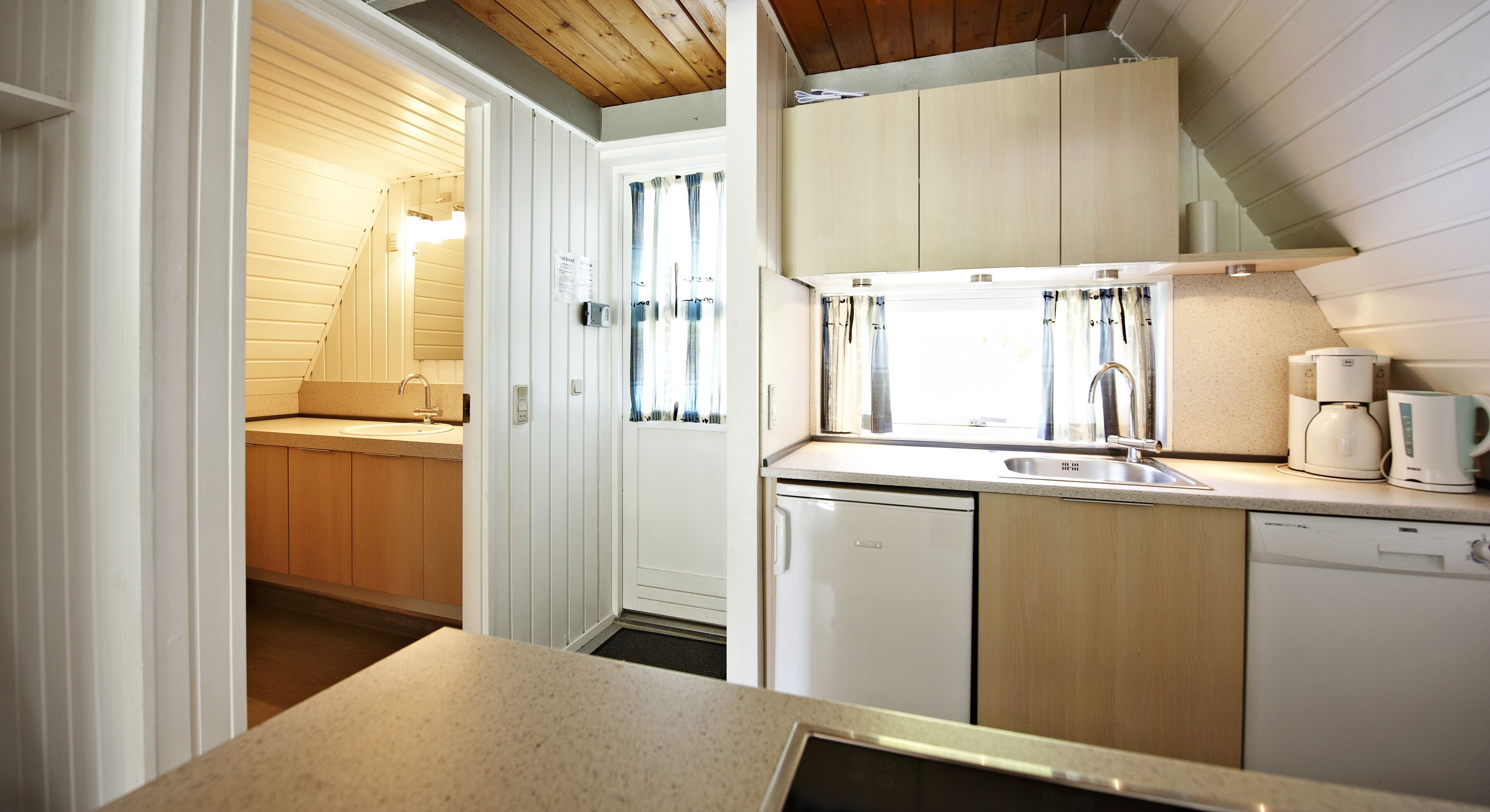 nordic 6 | private kitchen | full-sized fridge, oven, stovetop, dishwasher