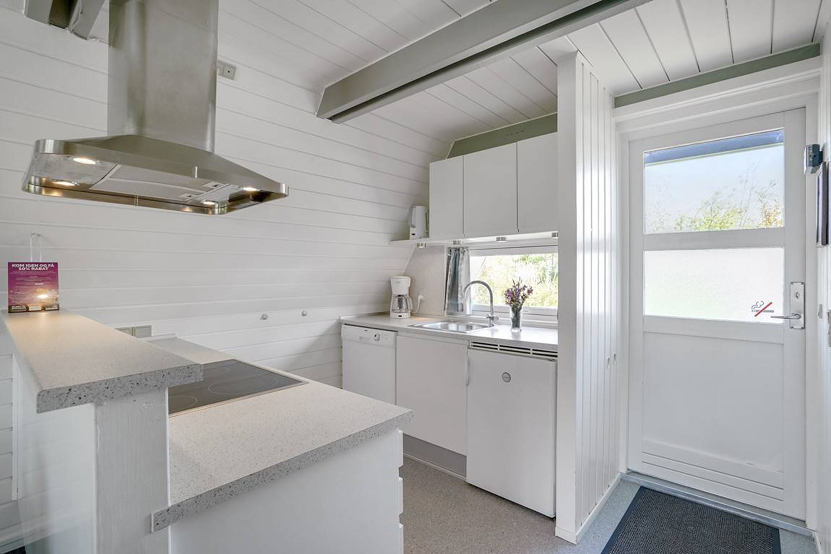 nordic 6 | private kitchen | full-sized fridge, oven, stovetop, dishwasher