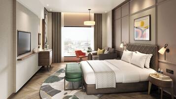 Club Room, 1 King Bed (High Floor, Club Floor) | 1 bedroom, in-room safe, laptop workspace, blackout curtains