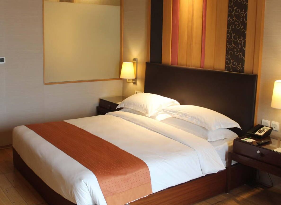 1 bedroom, in-room safe, laptop workspace, blackout curtains