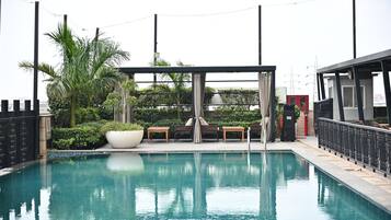 AuĂenpool, Sonnenschirme