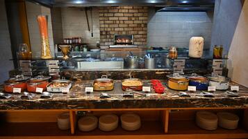 TĂ€gliches FrĂŒhstĂŒcksbuffet (999 INR pro Person)