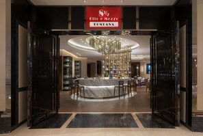 20 restaurants, lunch served - Galaxy Hotel (Cotai)