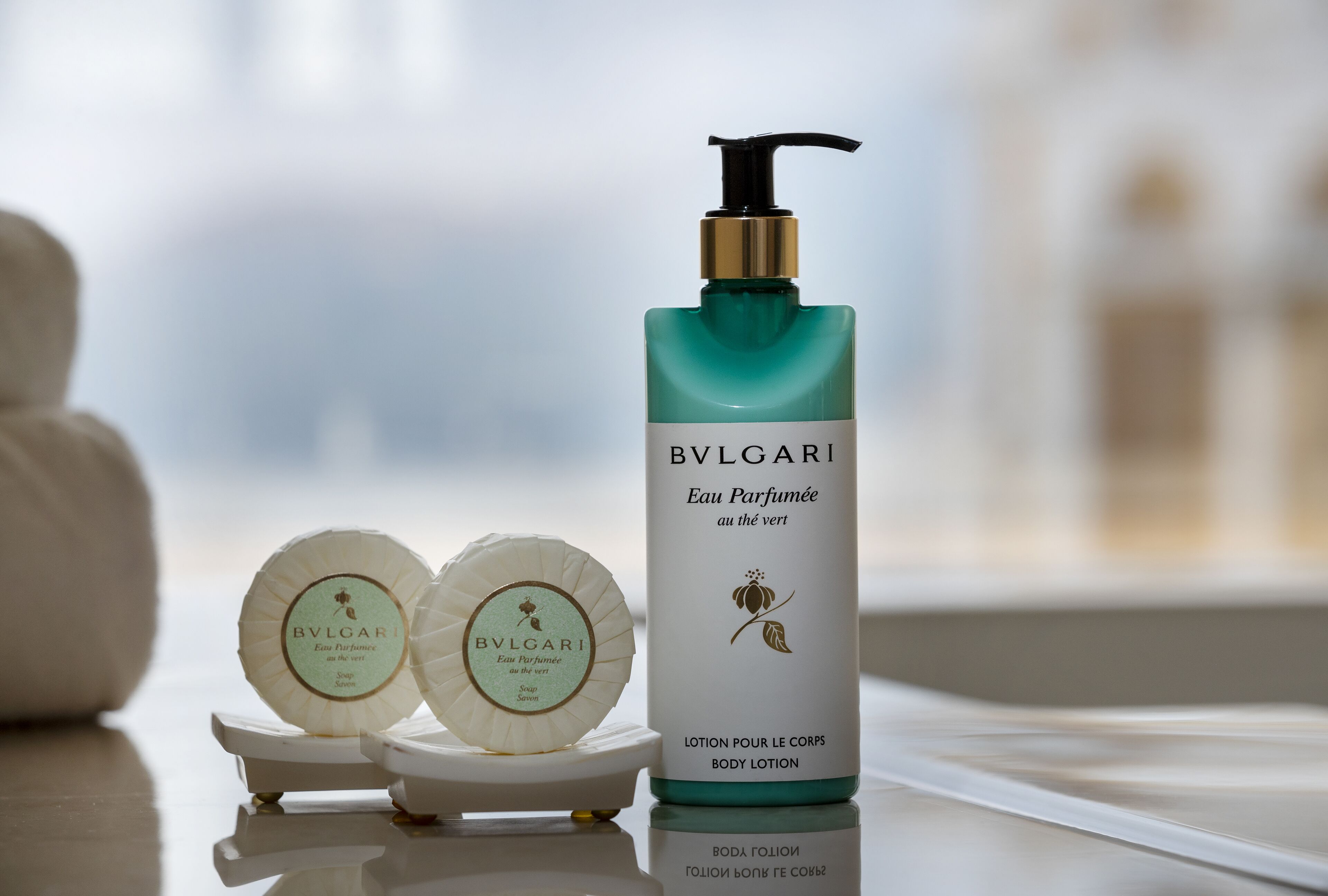 separate bathtub and shower, rainfall showerhead, free toiletries