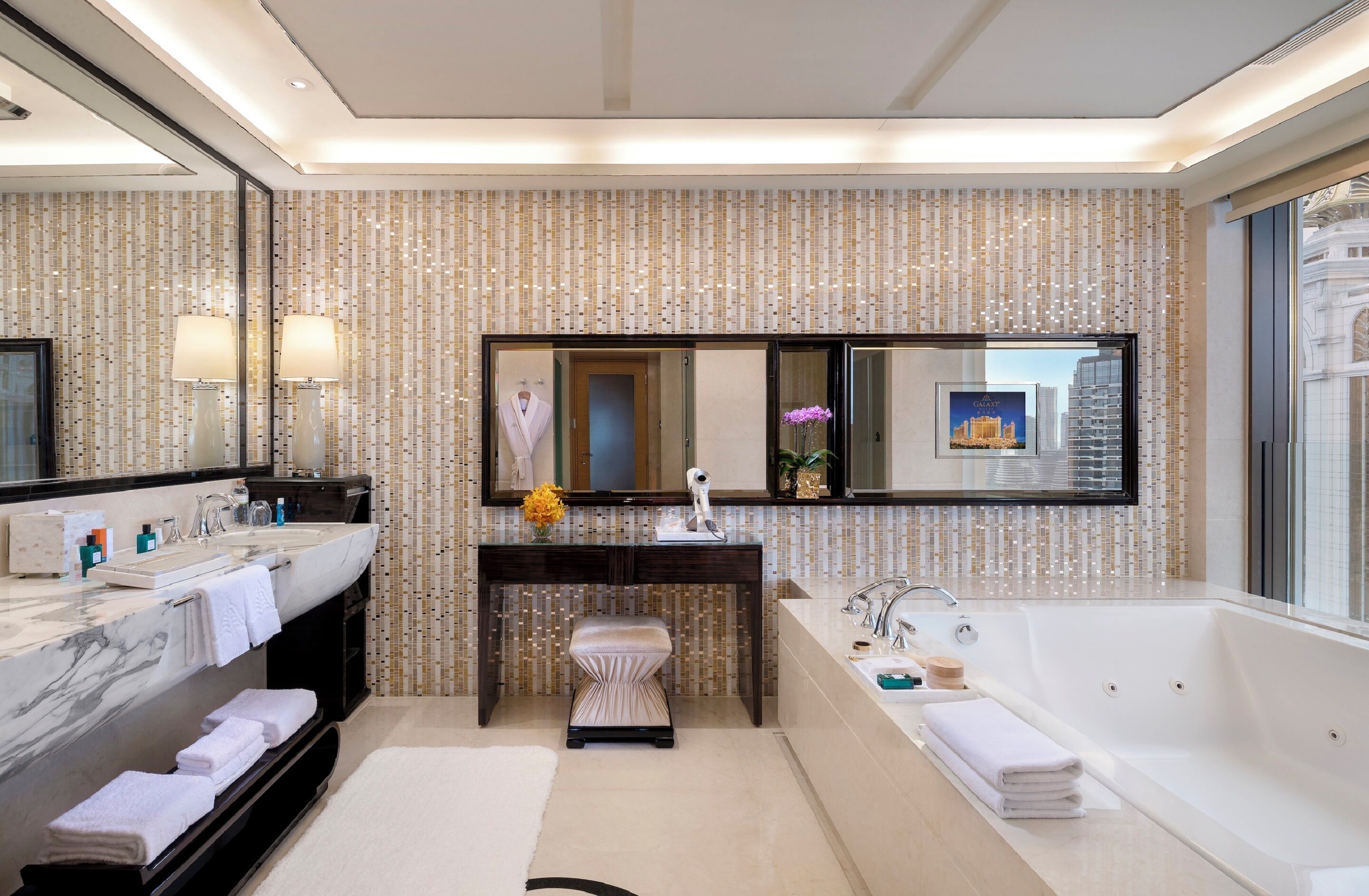 premier suite | bathroom | separate bathtub and shower, rainfall showerhead, free toiletries