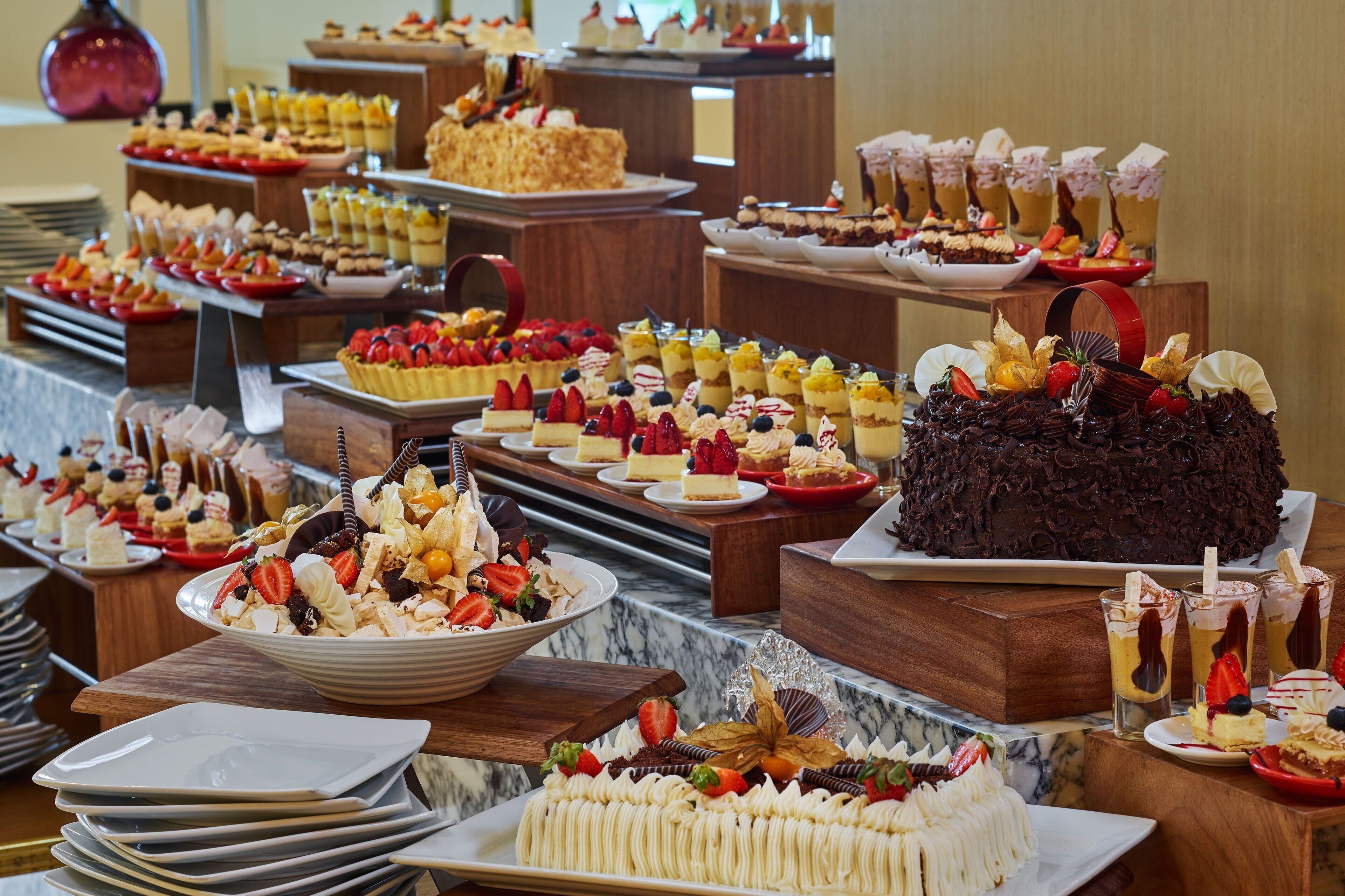 2 restaurants; breakfast, lunch, dinner, and brunch served