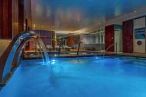 Behandelingskamers voor koppels, een sauna, een bubbelbad, een stoombad