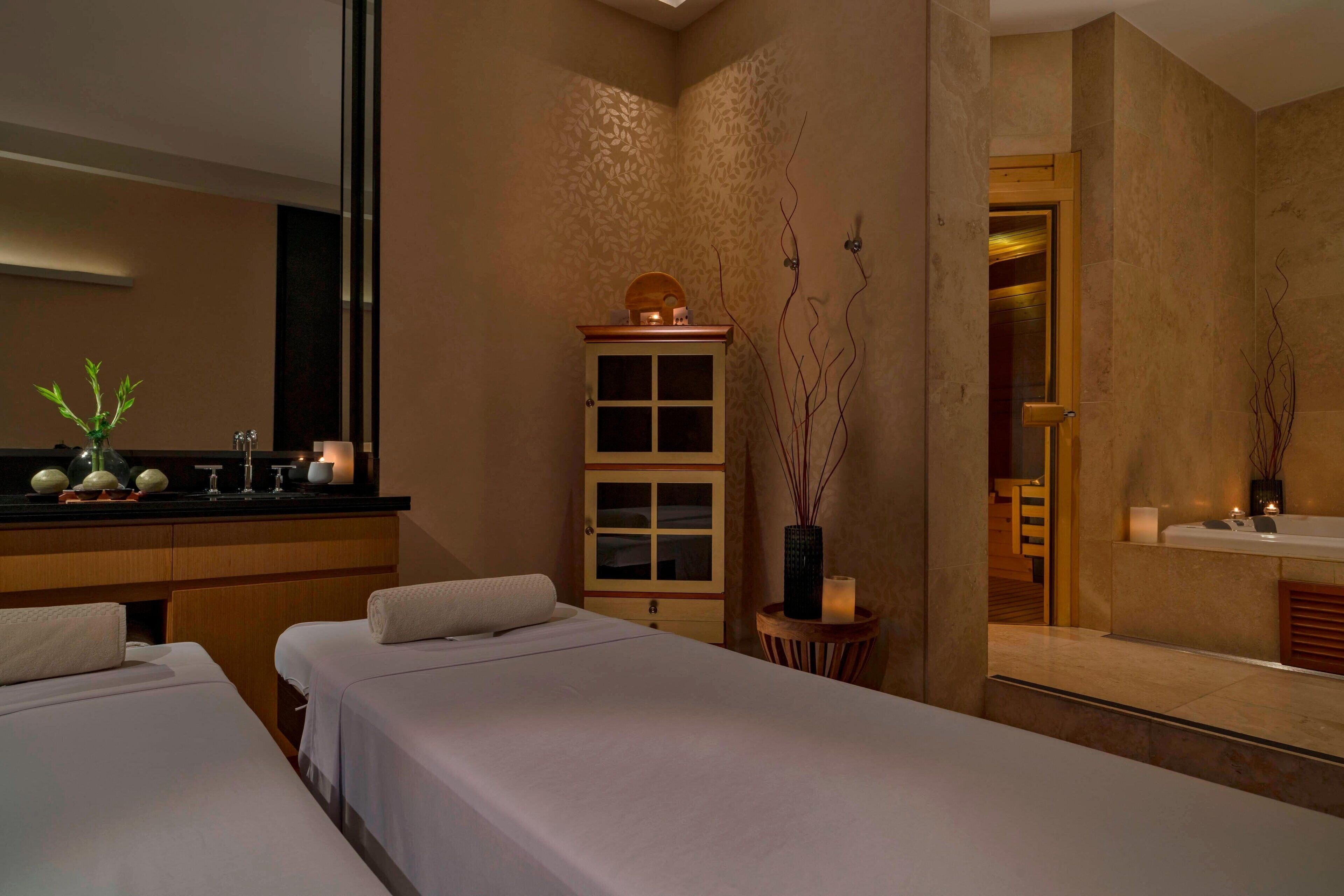 couples treatment room(s), sauna, hot tub, steam room