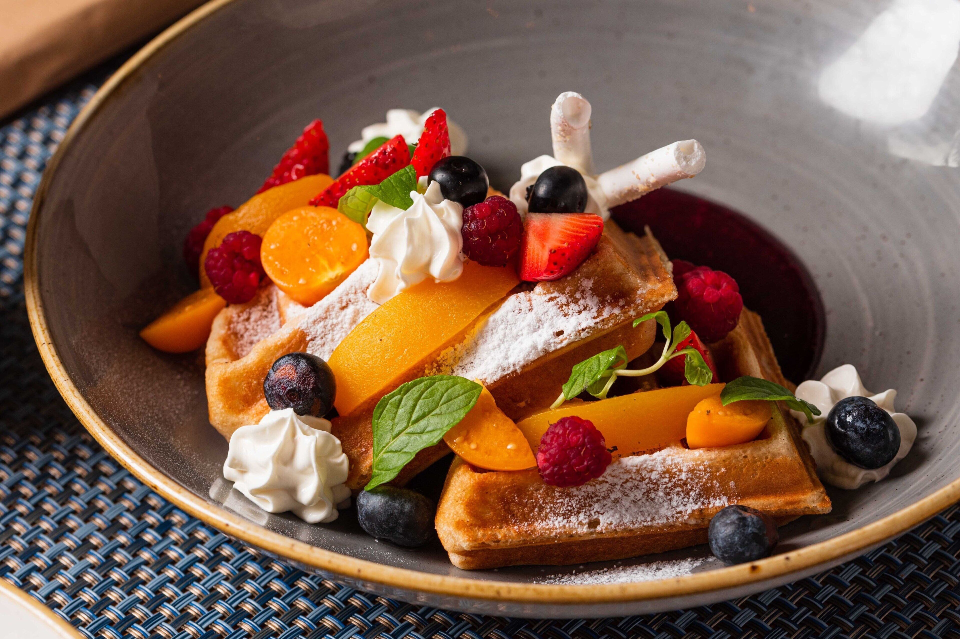 2 restaurants; breakfast, lunch, dinner, and brunch served