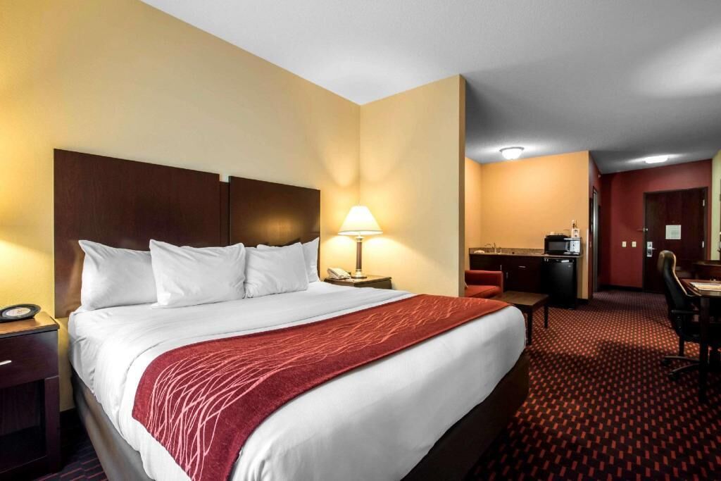 In-room safe, desk, laptop workspace, iron/ironing board