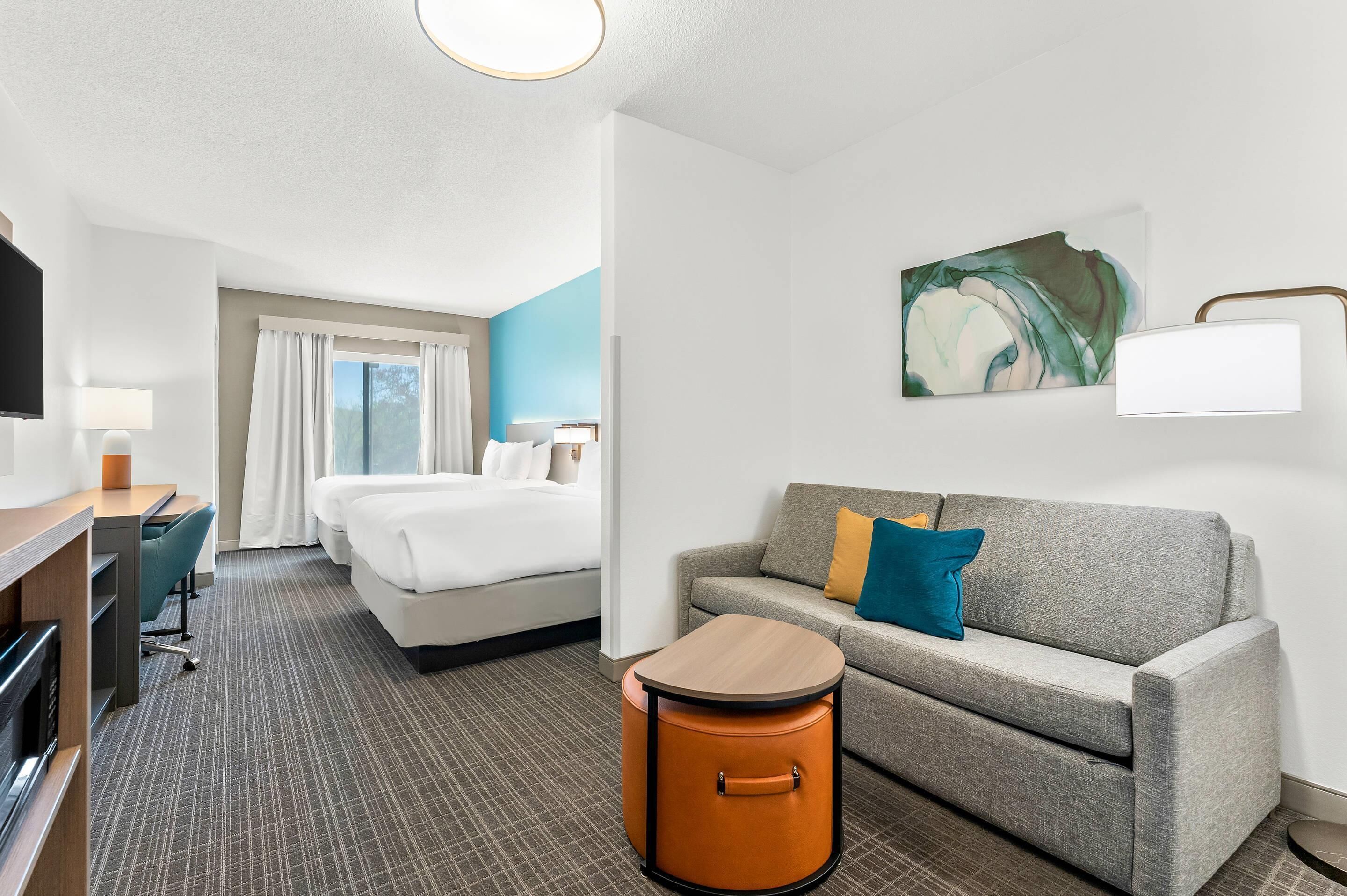 Single Room, Non Smoking | In-room safe, desk, laptop workspace, iron/ironing board