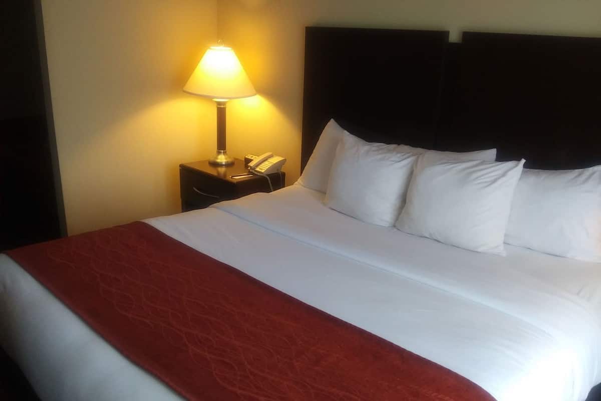 In-room safe, desk, laptop workspace, iron/ironing board