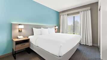 Single Room, 1 King Bed with Sofa bed, Accessible, Non Smoking | In-room safe, desk, laptop workspace, iron/ironing board